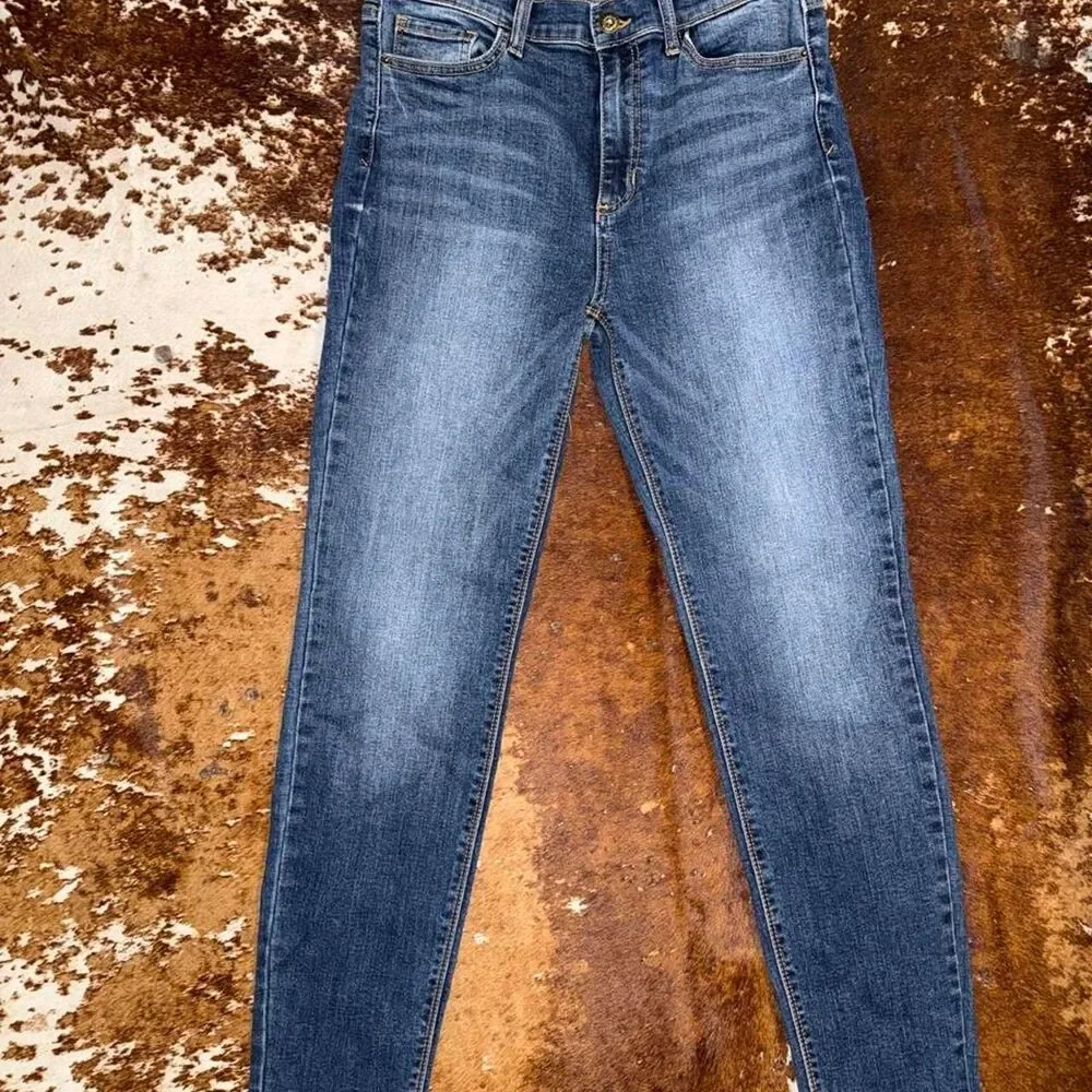 Sneak Peek Women's Blue skinny Jeans size 9